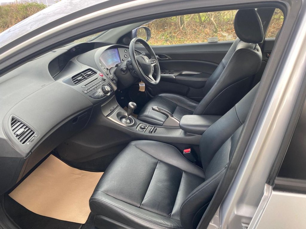 Used Honda Civic 2010 for sale - 76536107: Photo 21