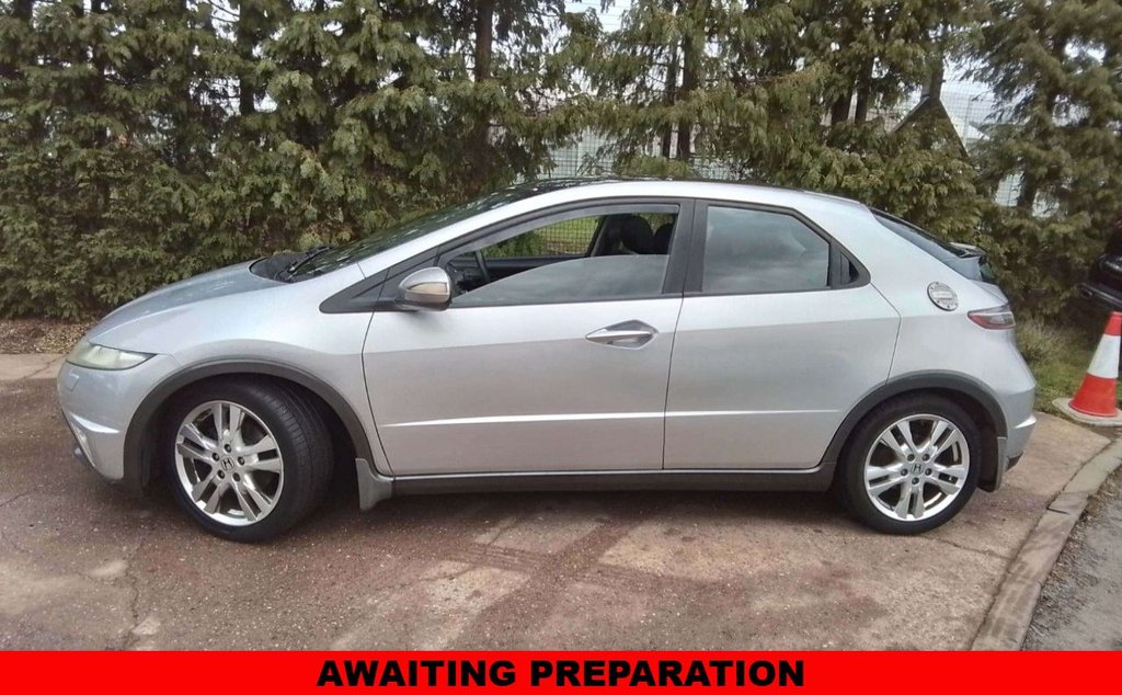 Used Honda Civic 2010 for sale - 76536107: Photo 3