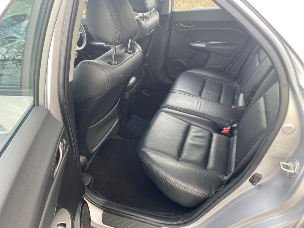 Used Honda Civic 2010 for sale - 76536107: Photo 30