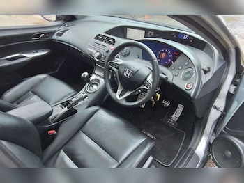 Used Honda Civic 2010 for sale - 76536107: Photo