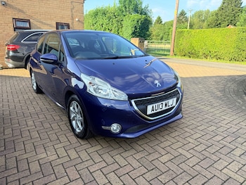 Used Peugeot 208 2013 for sale - 78901523: Photo