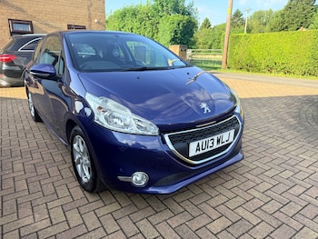 Used Peugeot 208 2013 for sale - 78901523: Photo