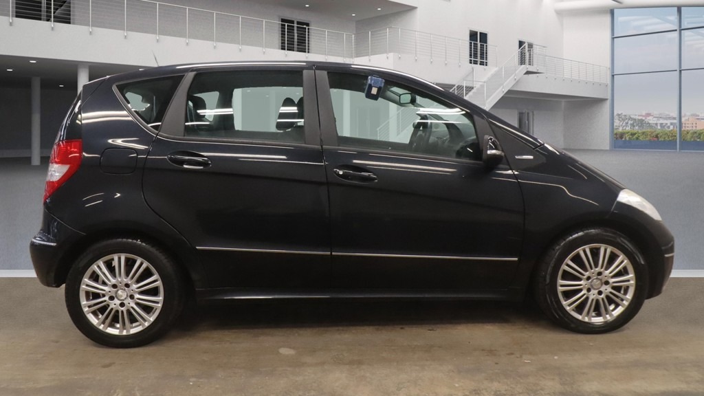 Used Mercedes-Benz A-Class 2011 for sale - 77649830: Photo 5