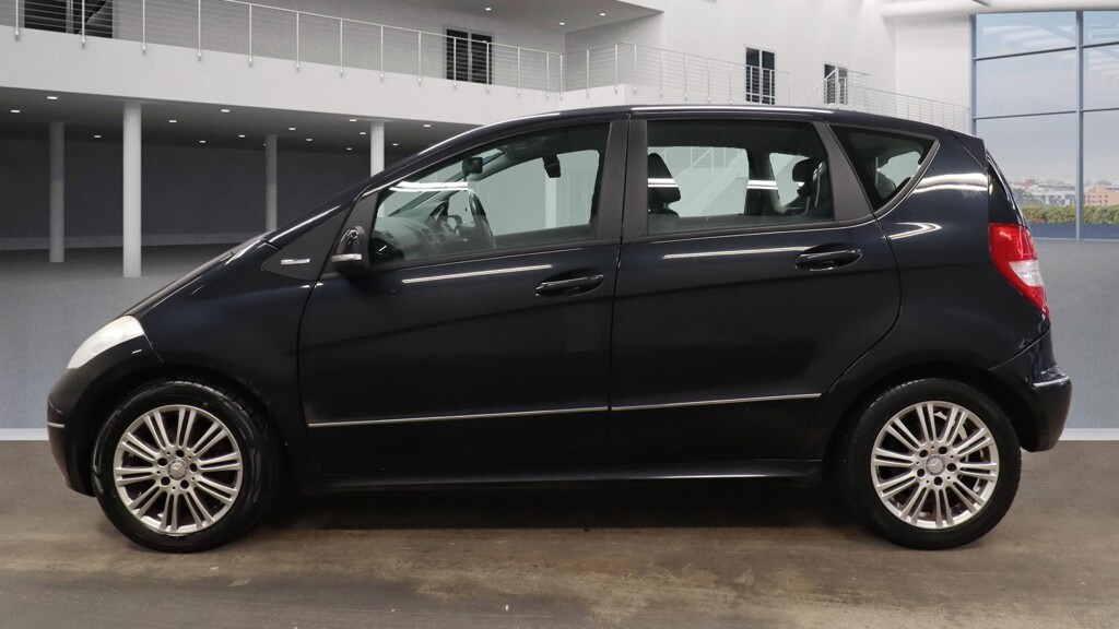 Used Mercedes-Benz A-Class 2011 for sale - 77649830: Photo 6