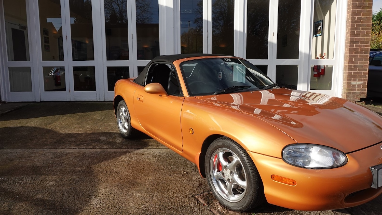 Used Mazda MX-5 2003 for sale - 76568232: Photo 2