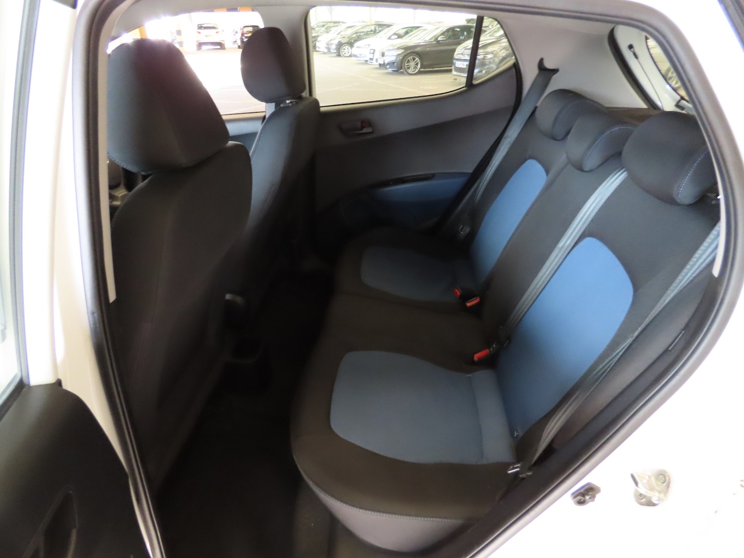 Used Hyundai i10 2014 for sale - 78210279: Photo 4