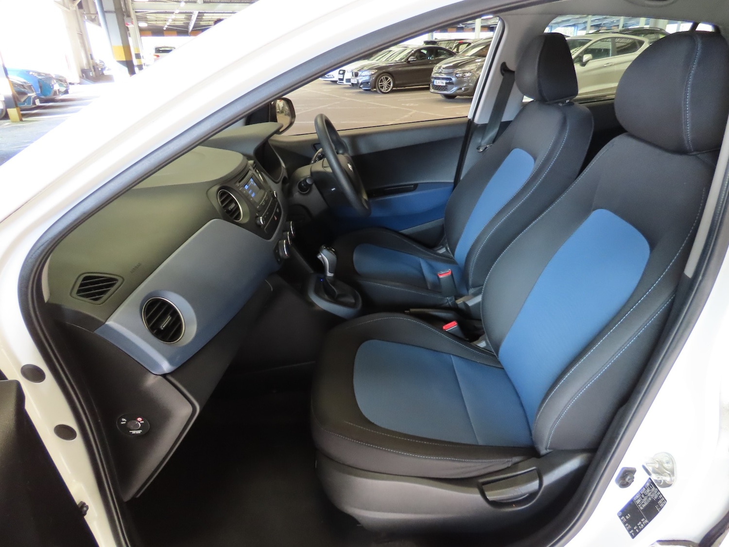 Used Hyundai i10 2014 for sale - 78210279: Photo 8