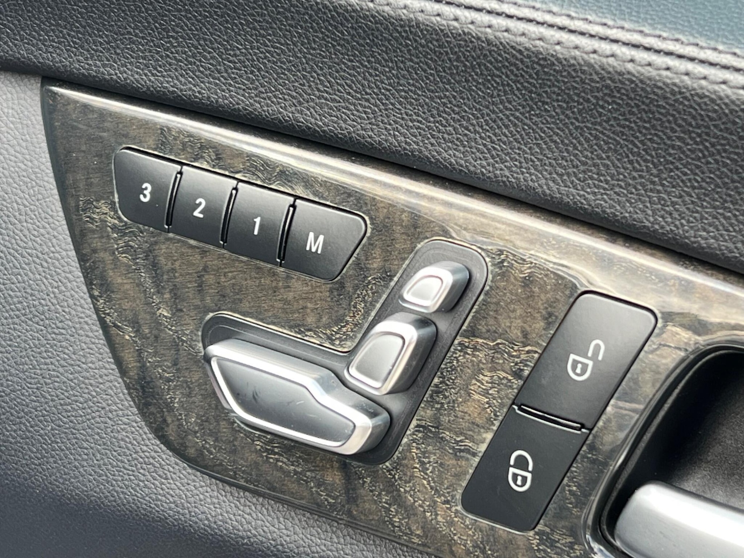 Used Mercedes-Benz CLS 2015 for sale - 76158619: Photo 25