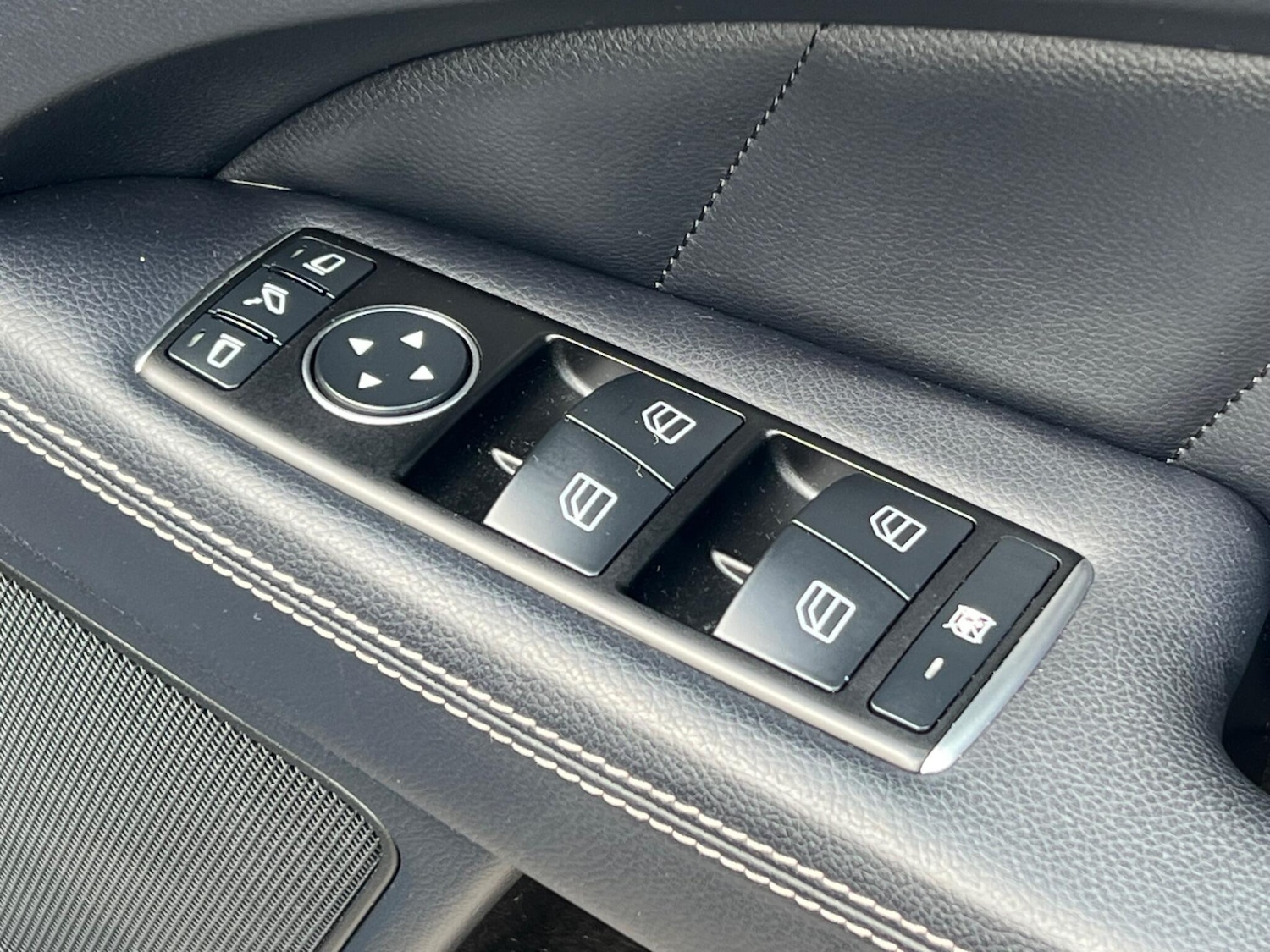 Used Mercedes-Benz CLS 2015 for sale - 76158619: Photo 26