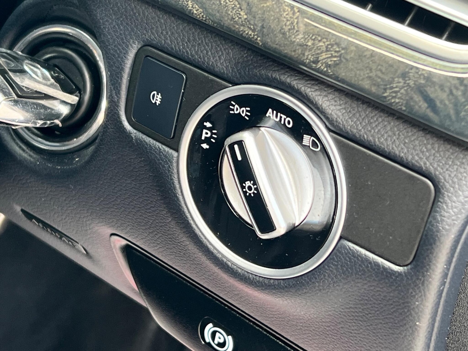 Used Mercedes-Benz CLS 2015 for sale - 76158619: Photo 30
