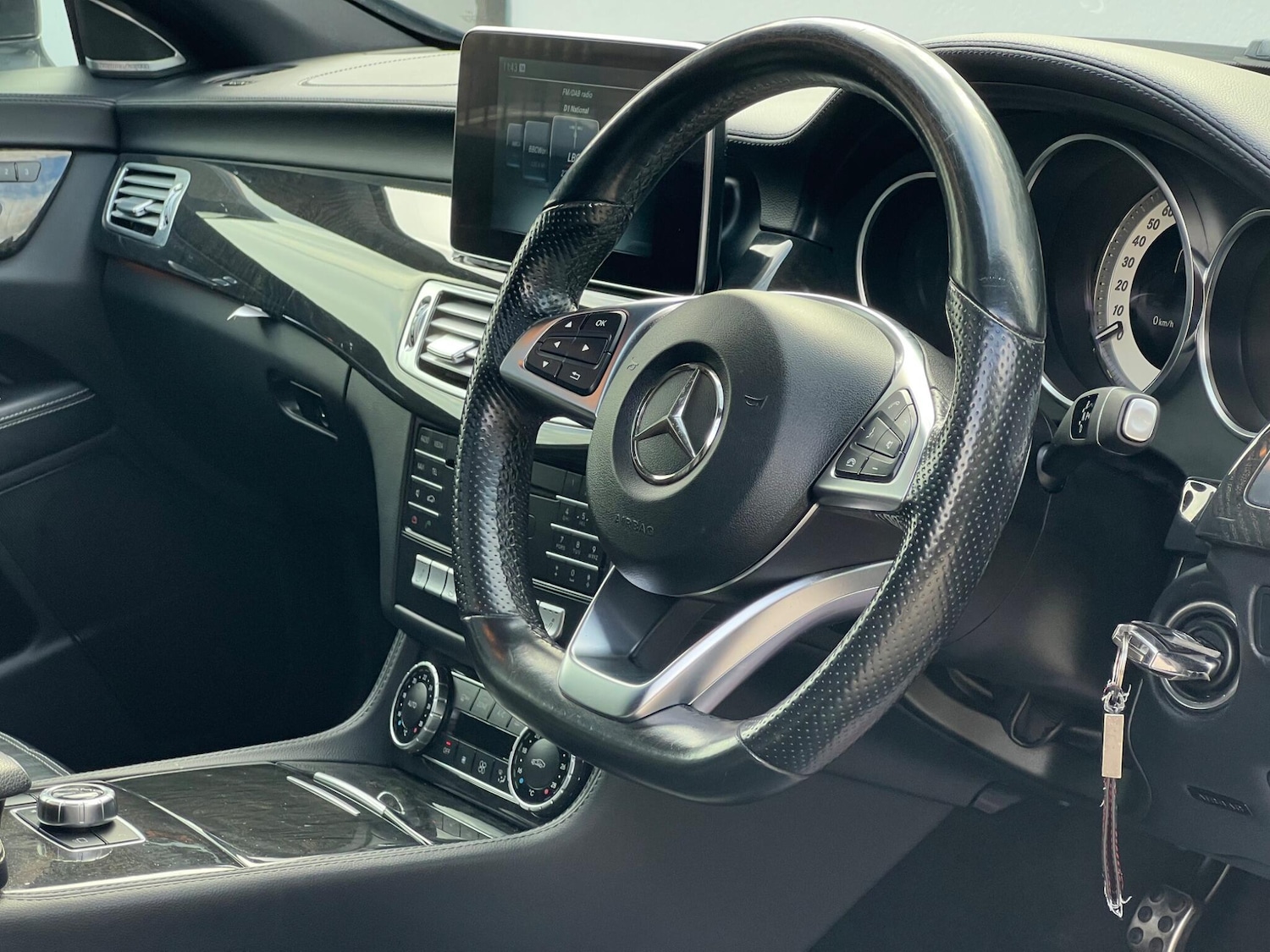 Used Mercedes-Benz CLS 2015 for sale - 76158619: Photo 57