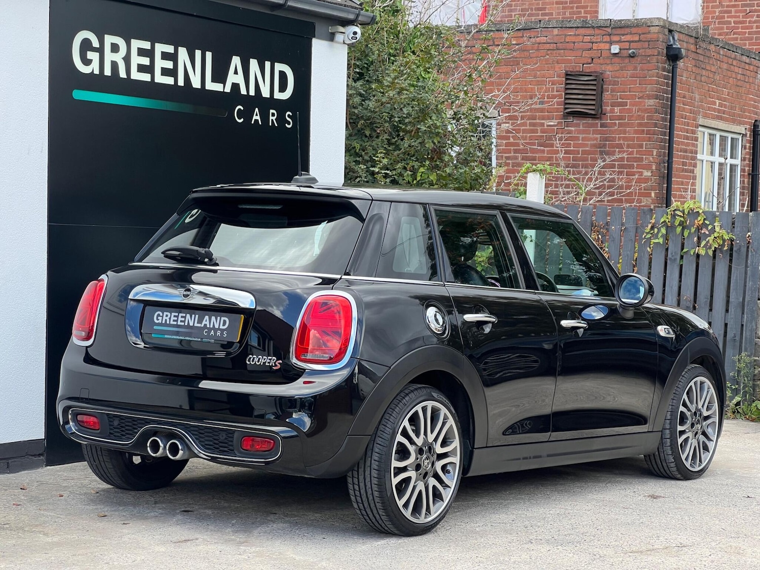 Used MINI Hatch 2019 for sale - 76136307: Photo 2