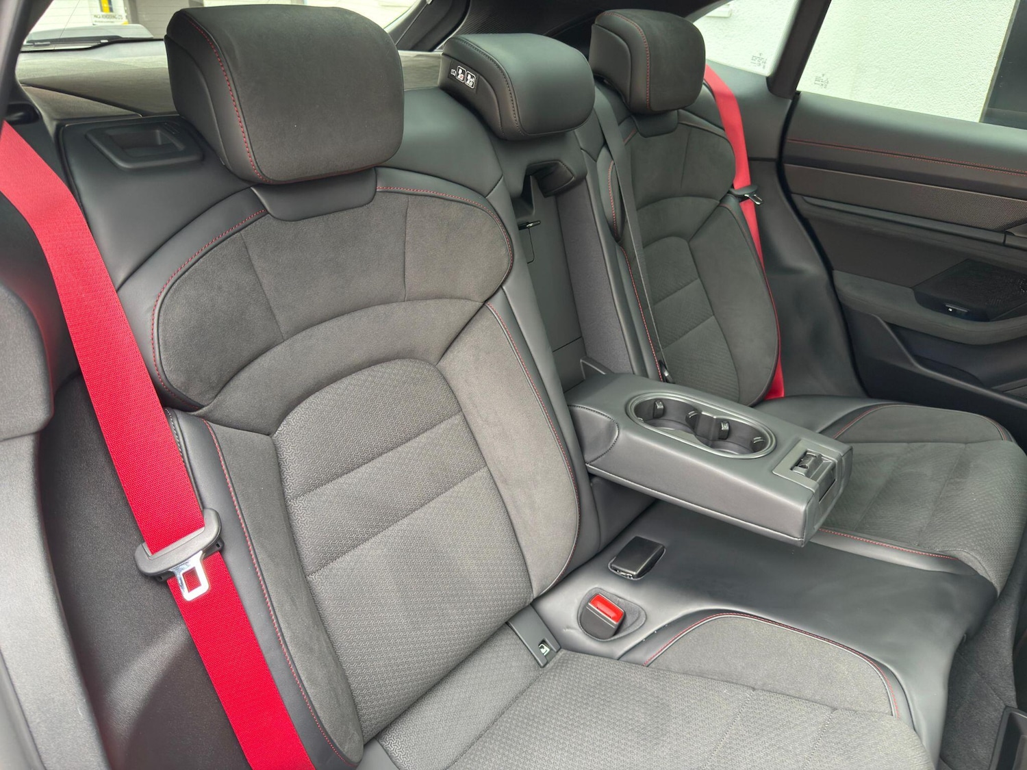 Used Porsche Taycan 2025 for sale - 76349776: Photo 19