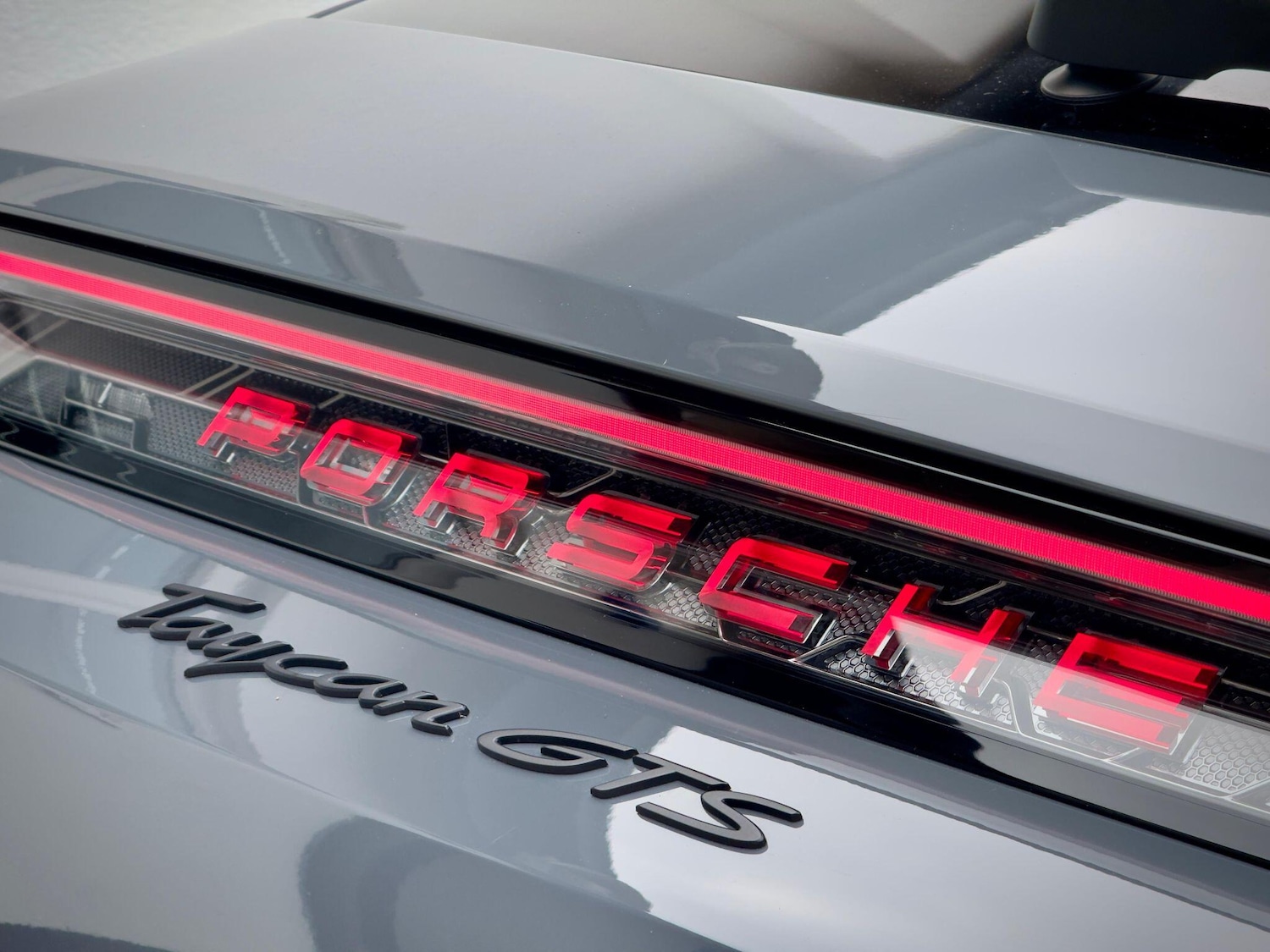Used Porsche Taycan 2025 for sale - 76349776: Photo 25