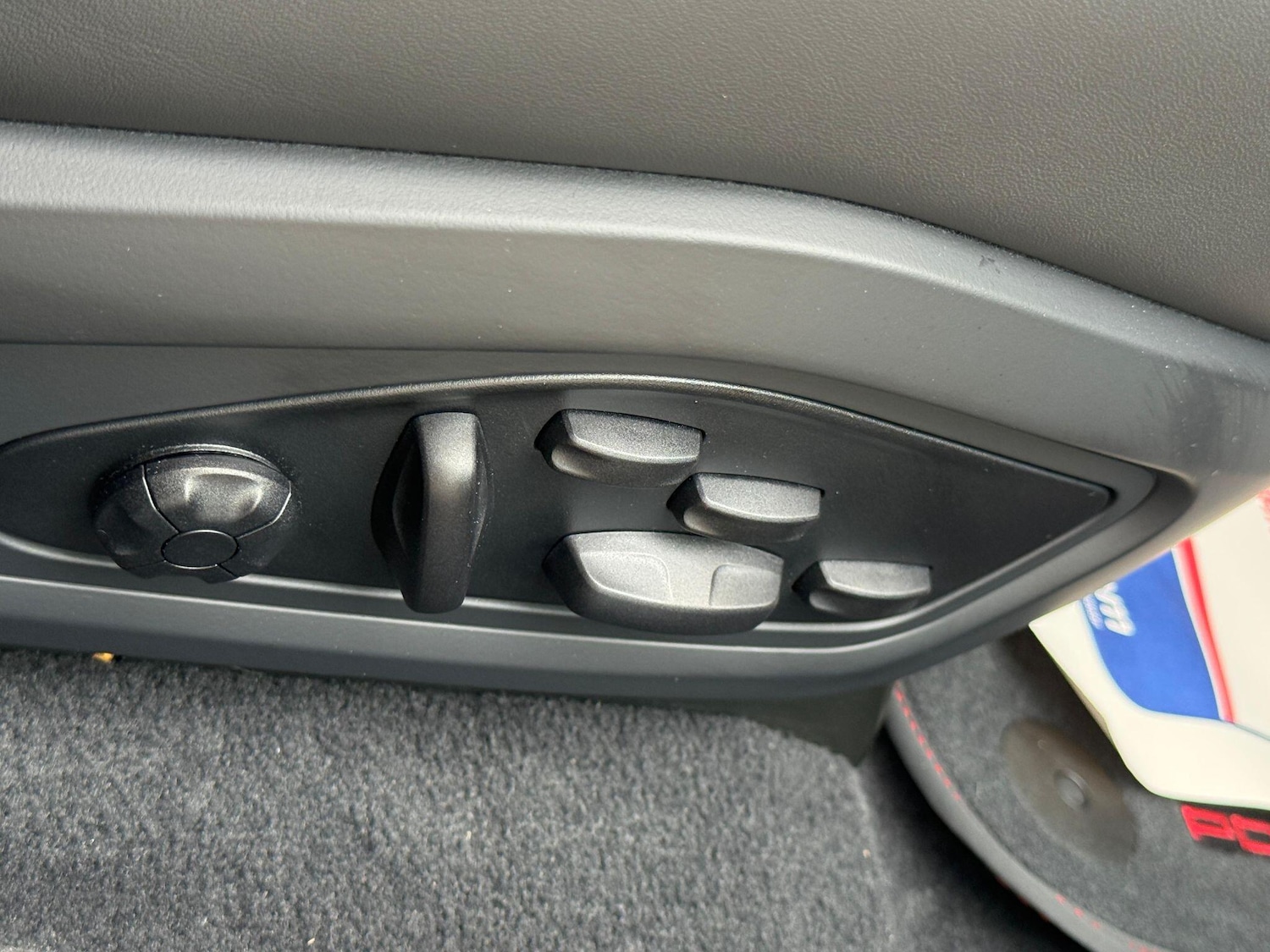 Used Porsche Taycan 2025 for sale - 76349776: Photo 33