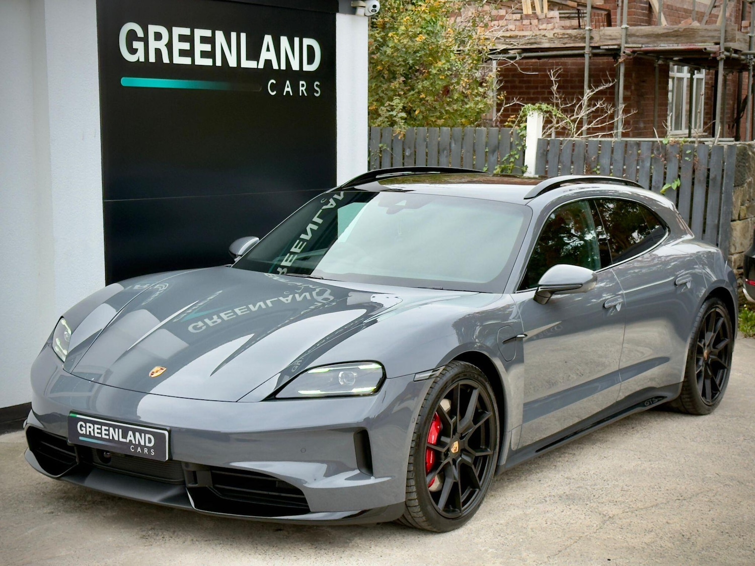 Used Porsche Taycan 2025 for sale - 76349776: Photo 4