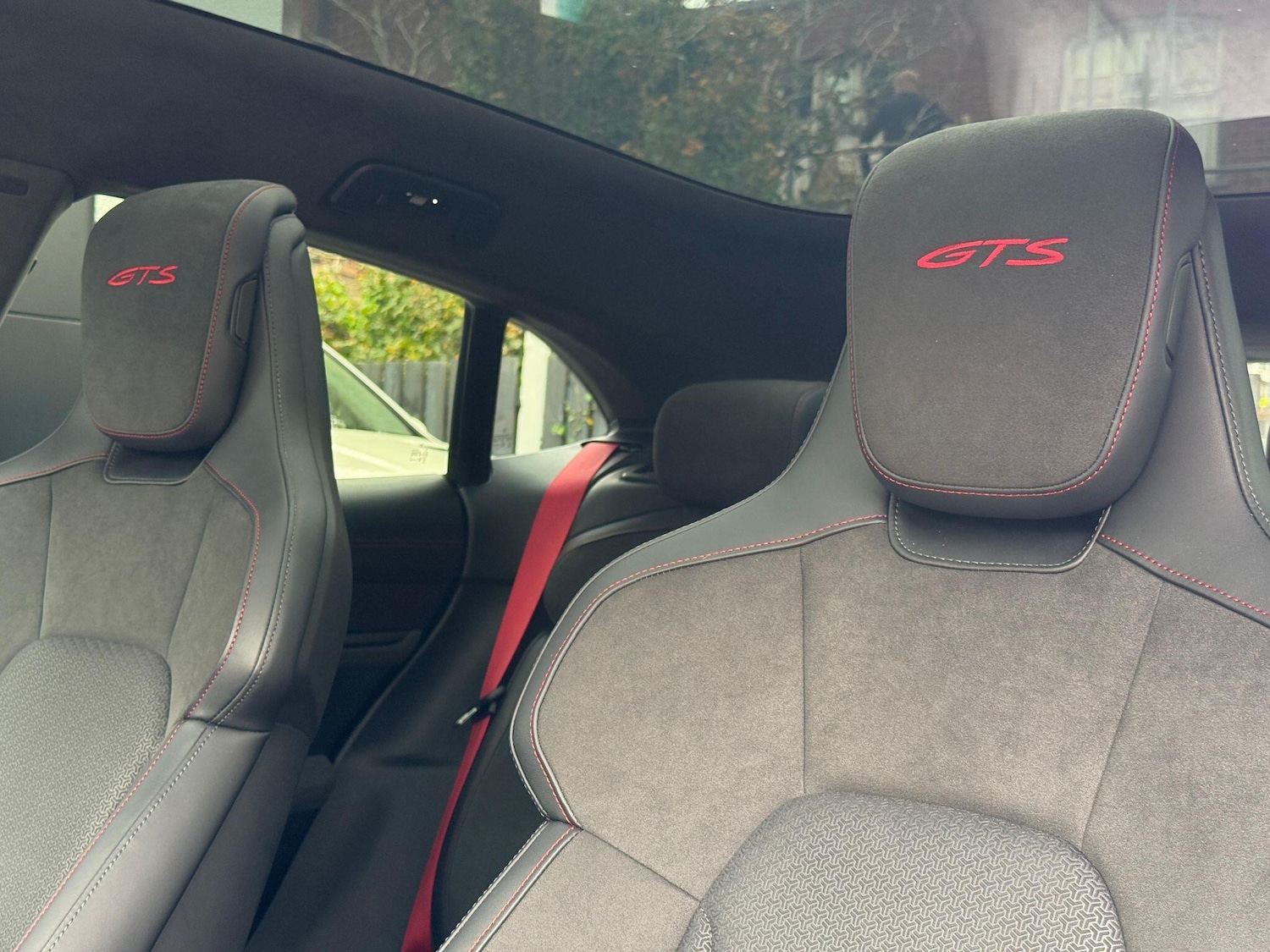 Used Porsche Taycan 2025 for sale - 76349776: Photo 82