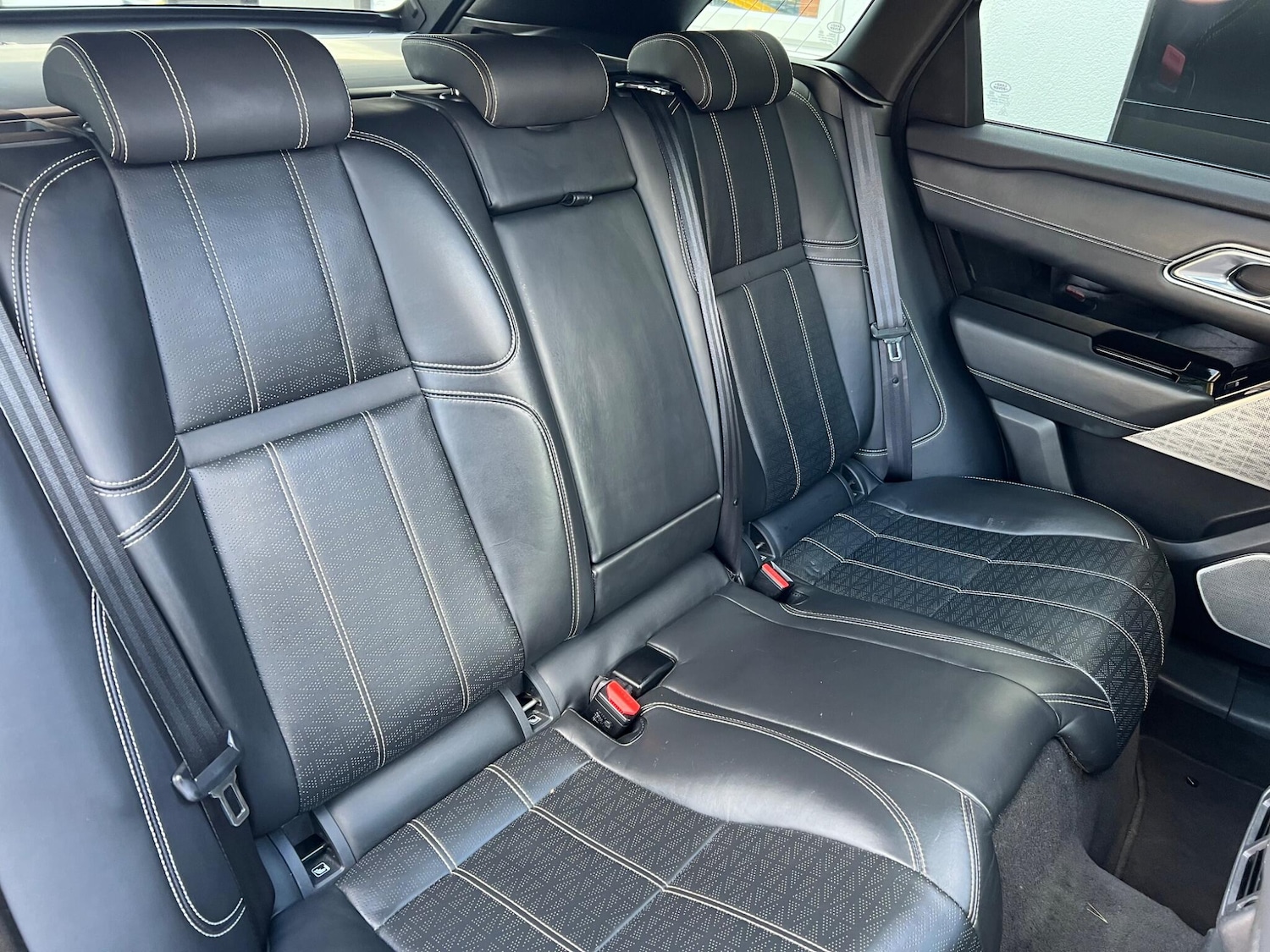Used Land Rover Range Rover Velar 2018 for sale - 76179839: Photo 11