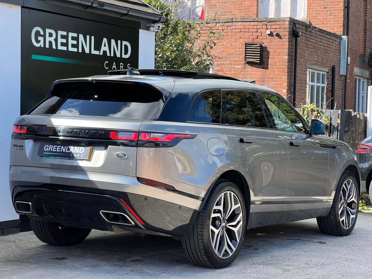 Used Land Rover Range Rover Velar 2018 for sale - 76179839: Photo 2