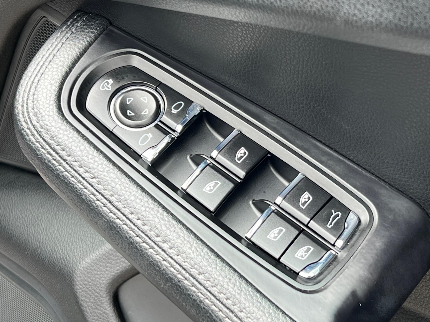 Used Porsche Macan 2015 for sale - 76031364: Photo 15