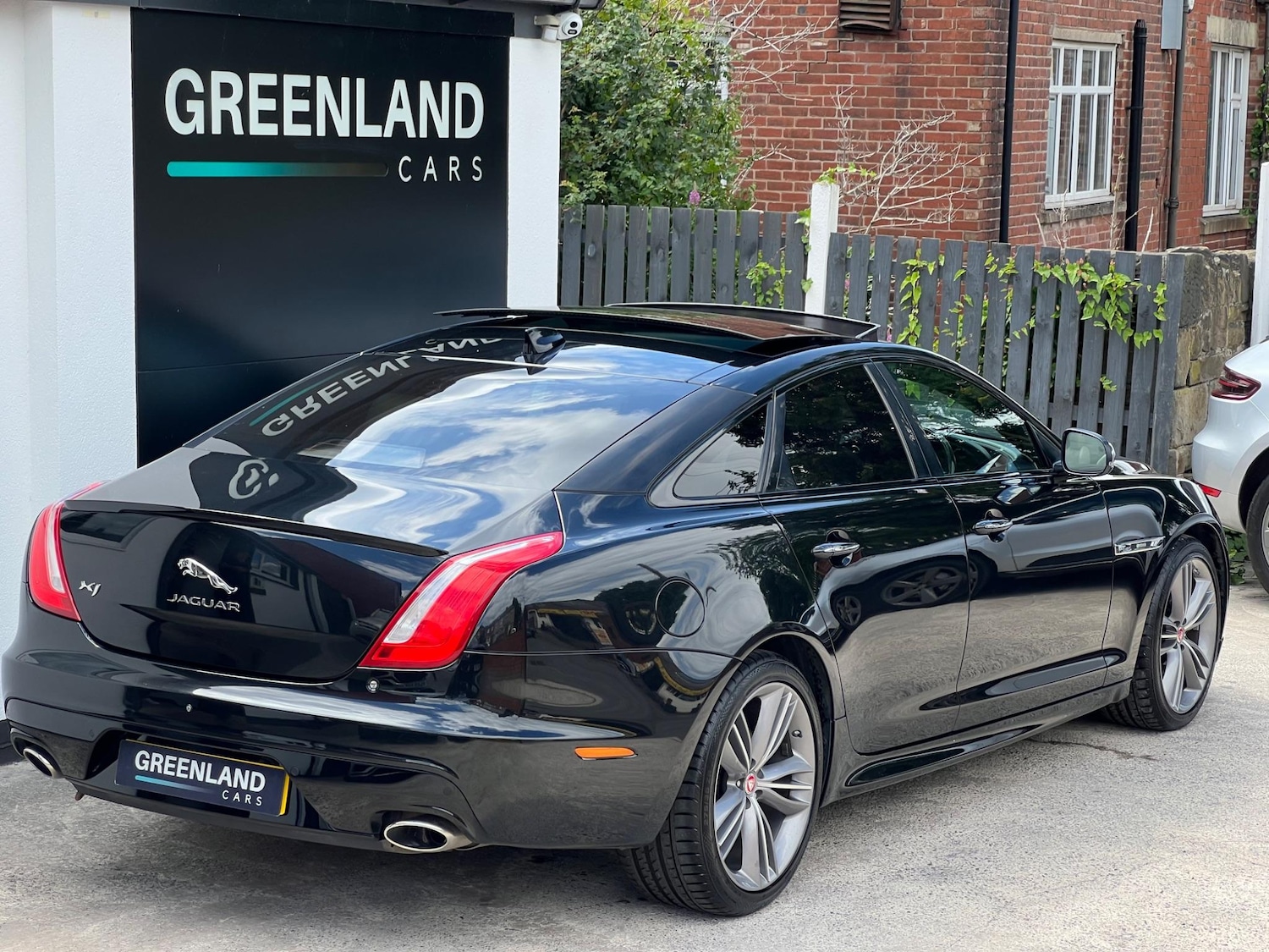 Used Jaguar XJ 2017 for sale - 76031704: Photo 24