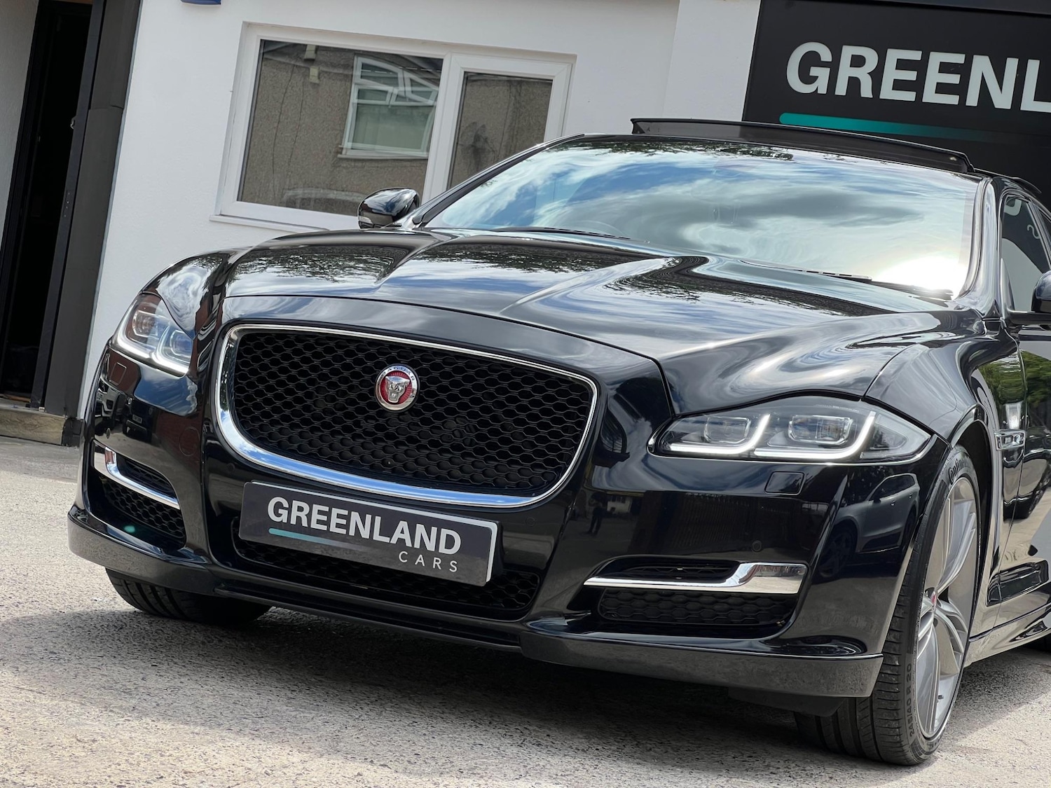 Used Jaguar XJ 2017 for sale - 76031704: Photo 29