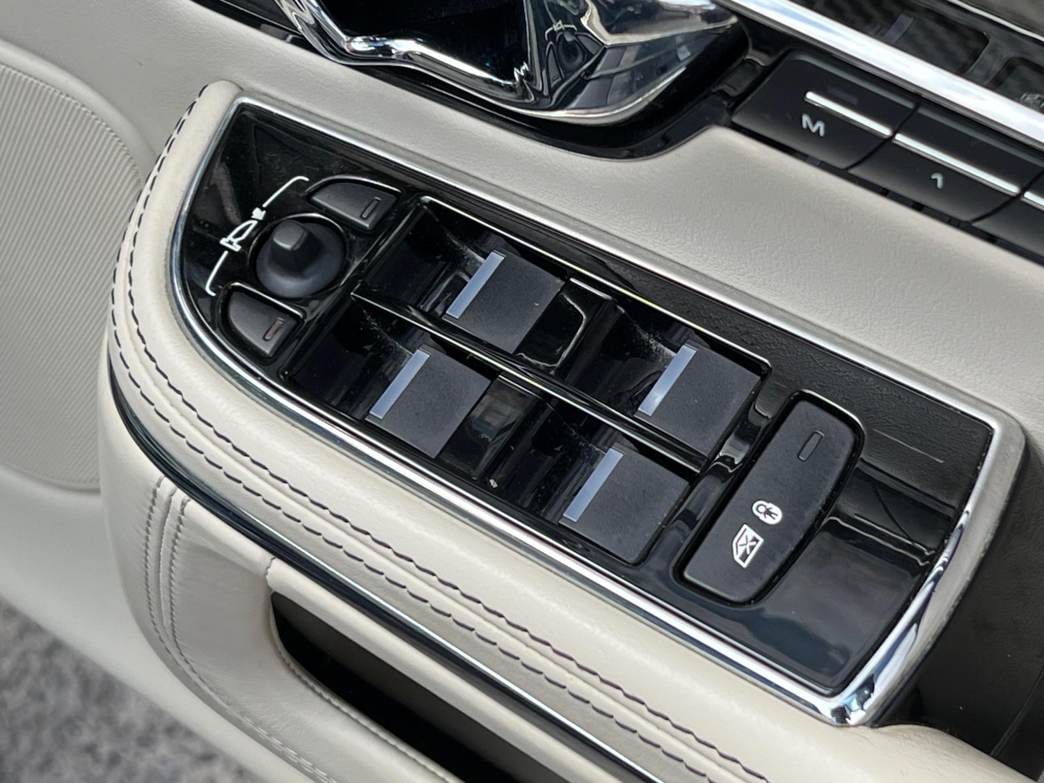 Used Jaguar XJ 2017 for sale - 76031704: Photo 34
