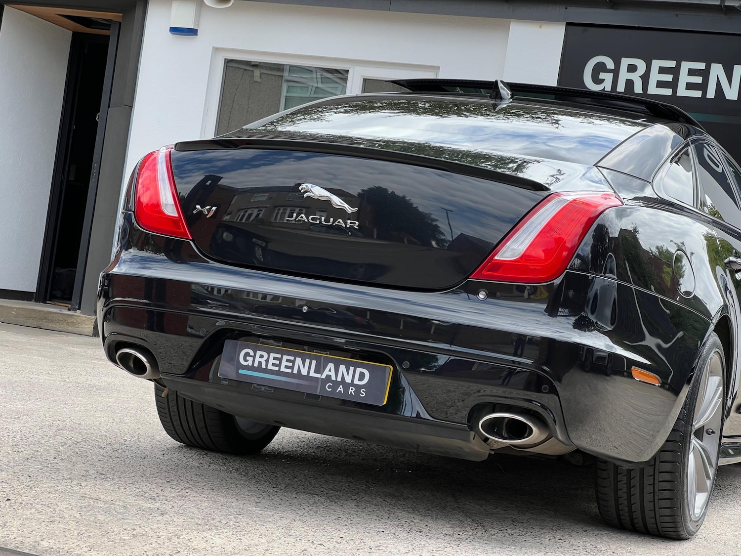 Used Jaguar XJ 2017 for sale - 76031704: Photo 8