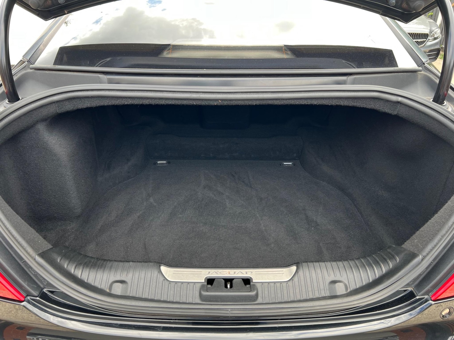 Used Jaguar XJ 2017 for sale - 76031704: Photo 84