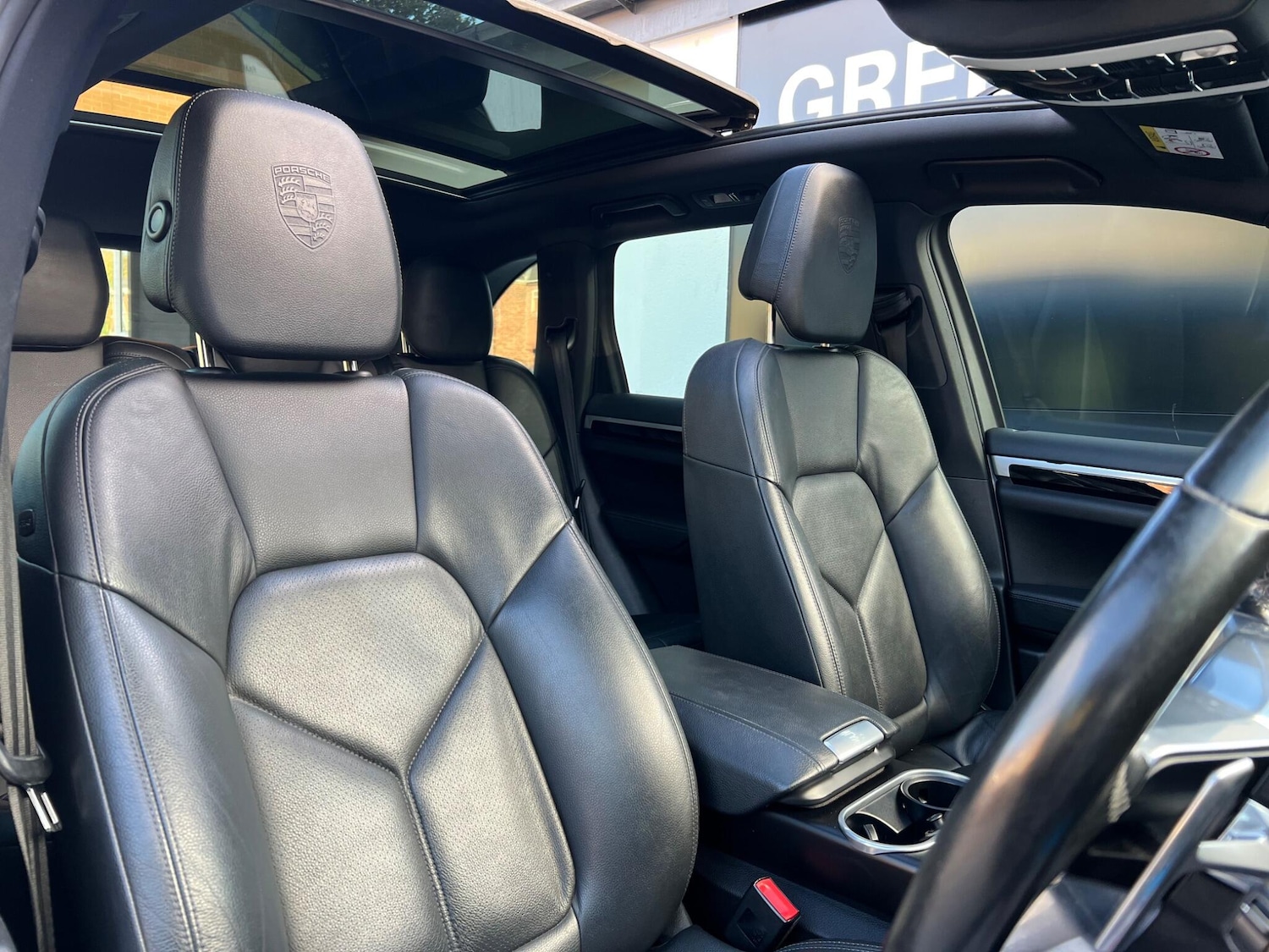 Used Porsche Cayenne 2015 for sale - 76371624: Photo 16