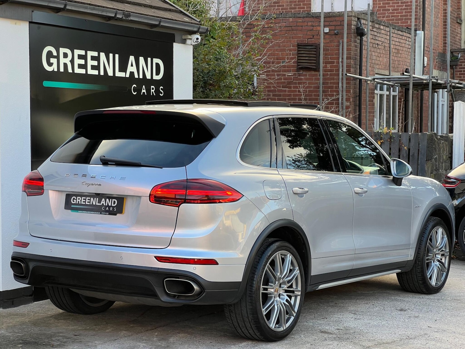 Used Porsche Cayenne 2015 for sale - 76371624: Photo 2