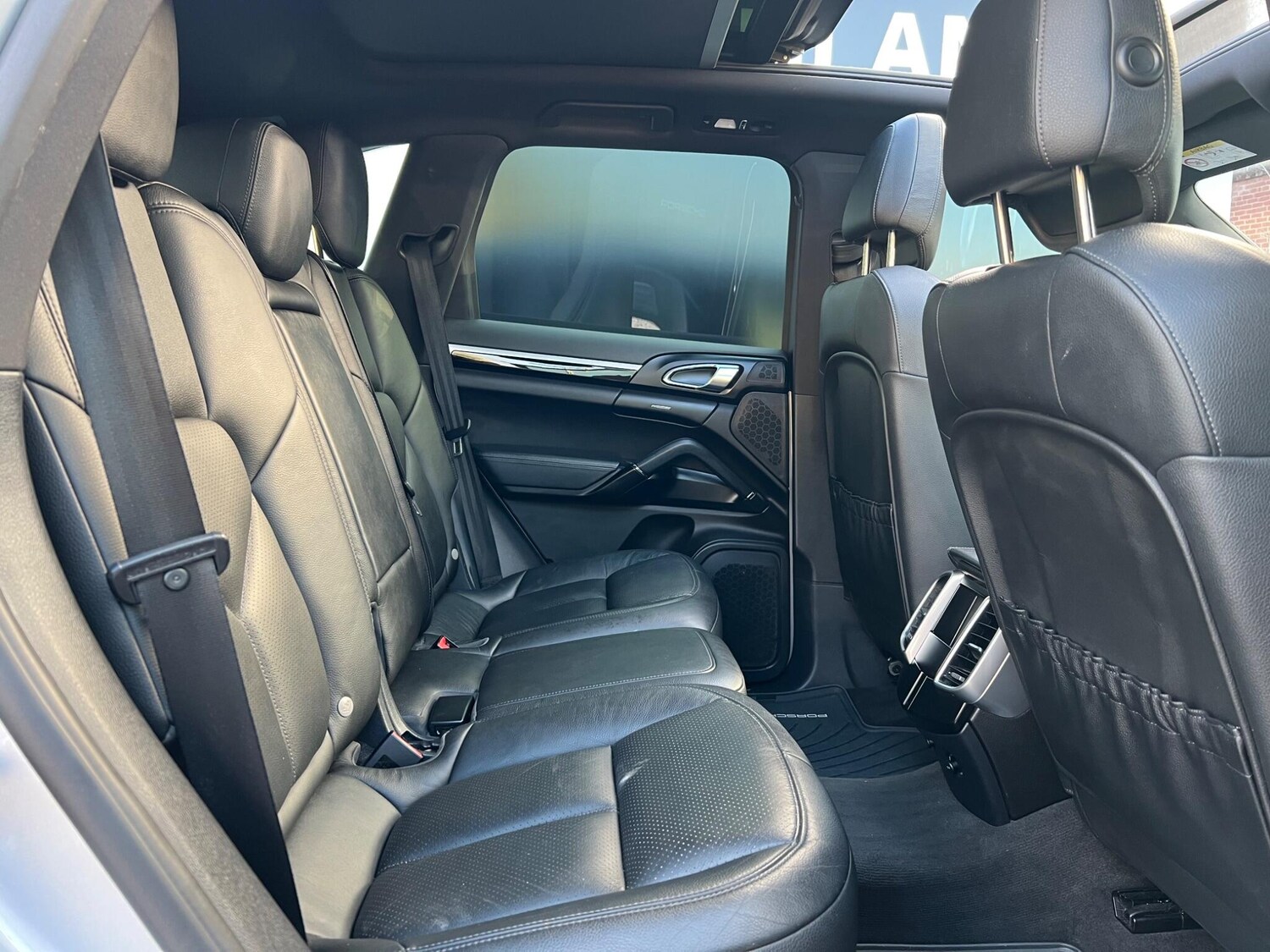 Used Porsche Cayenne 2015 for sale - 76371624: Photo 31