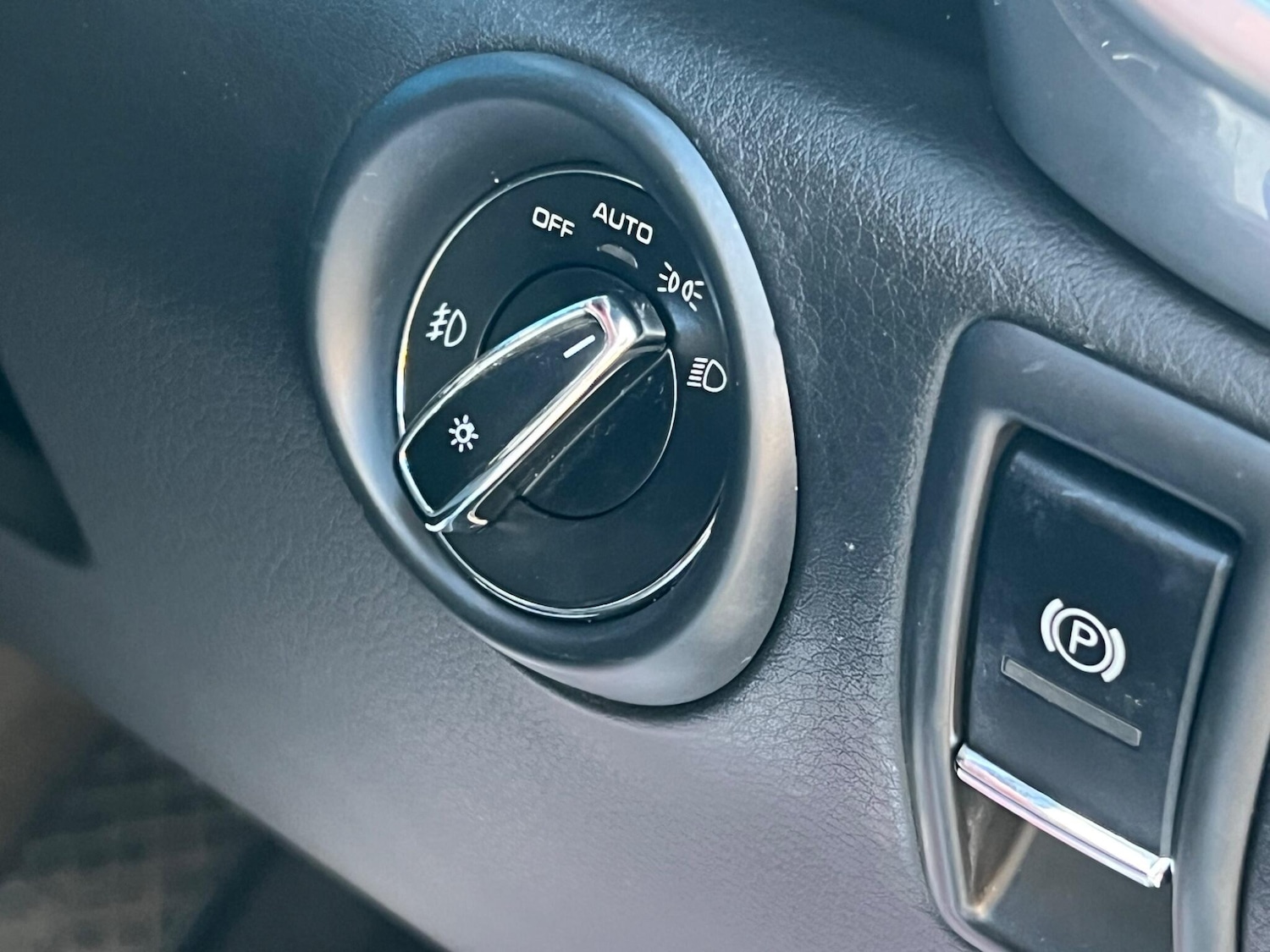 Used Porsche Cayenne 2015 for sale - 76371624: Photo 32