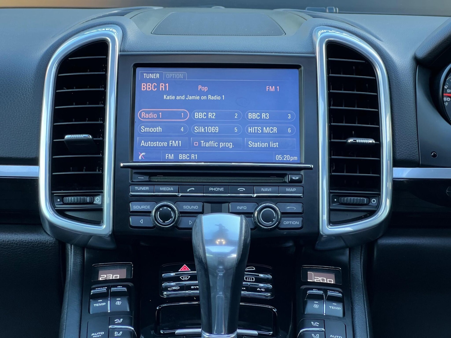 Used Porsche Cayenne 2015 for sale - 76371624: Photo 35