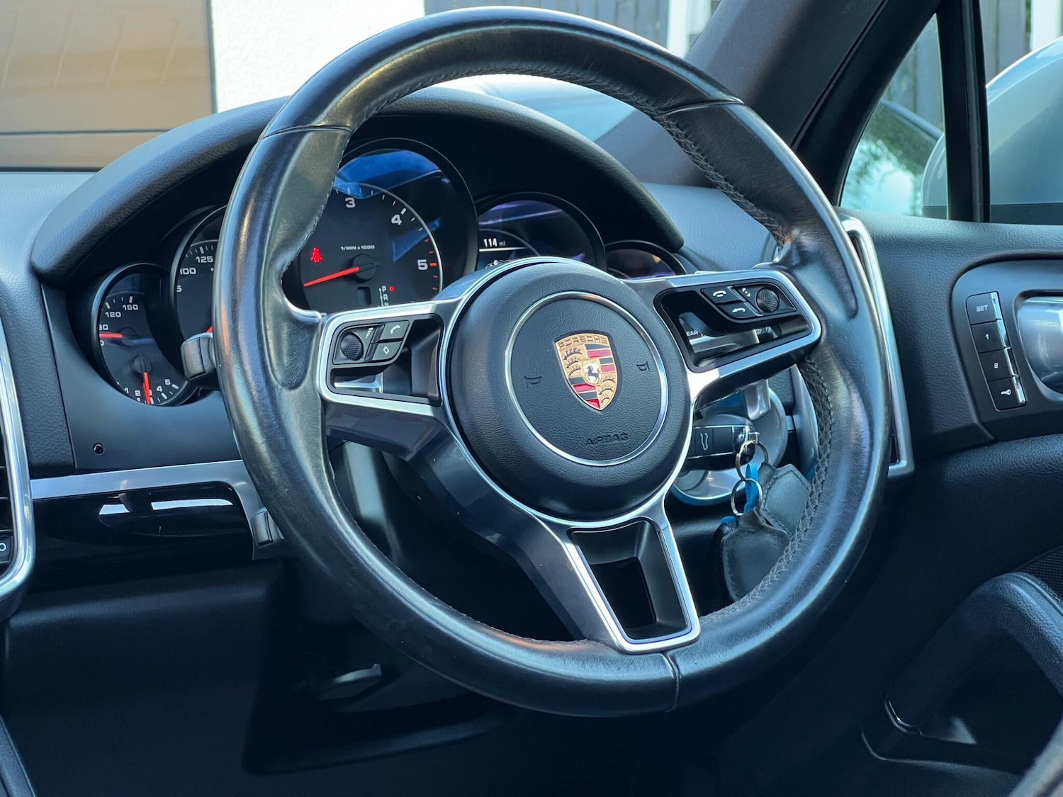 Used Porsche Cayenne 2015 for sale - 76371624: Photo 51