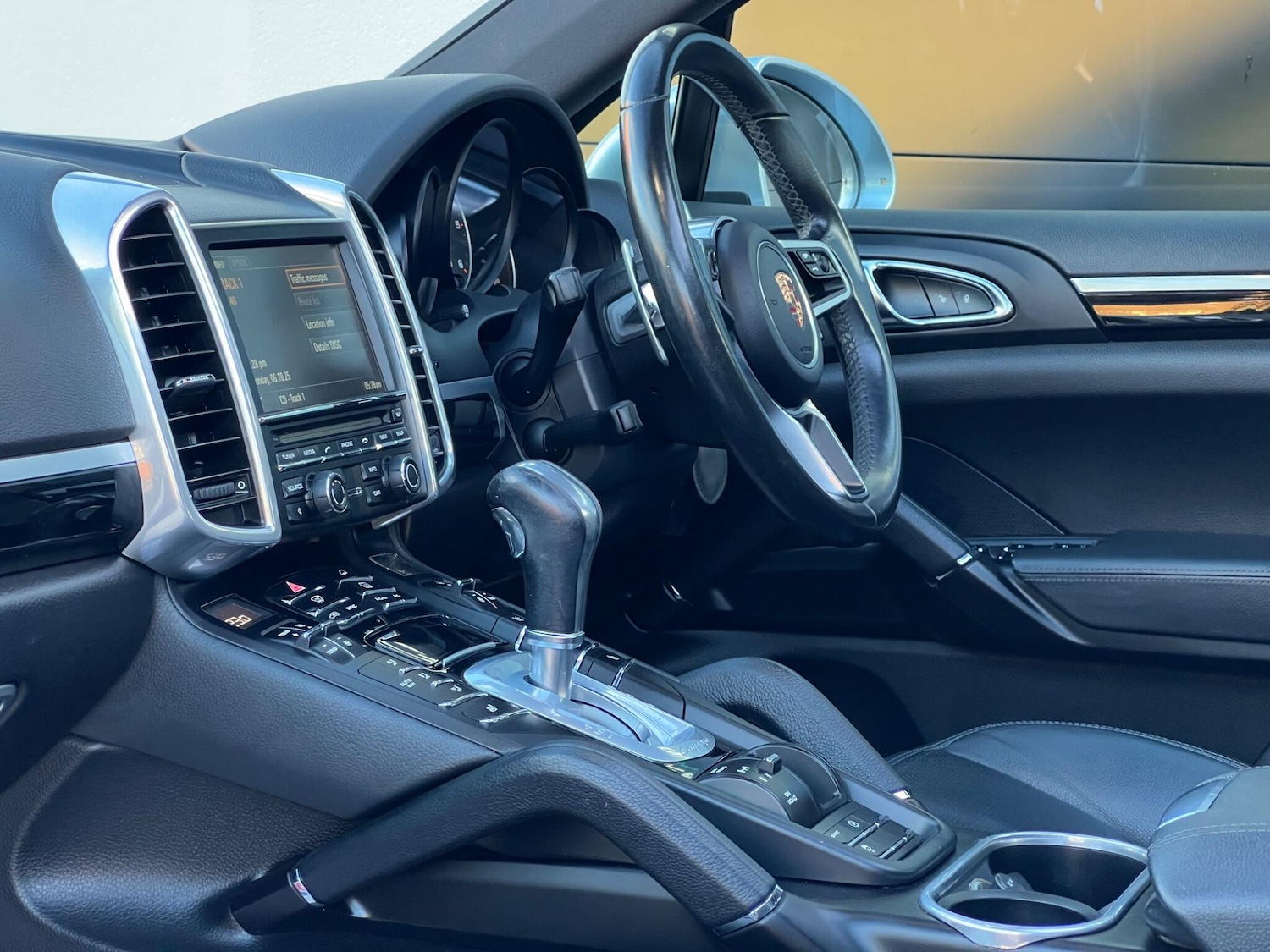 Used Porsche Cayenne 2015 for sale - 76371624: Photo 76