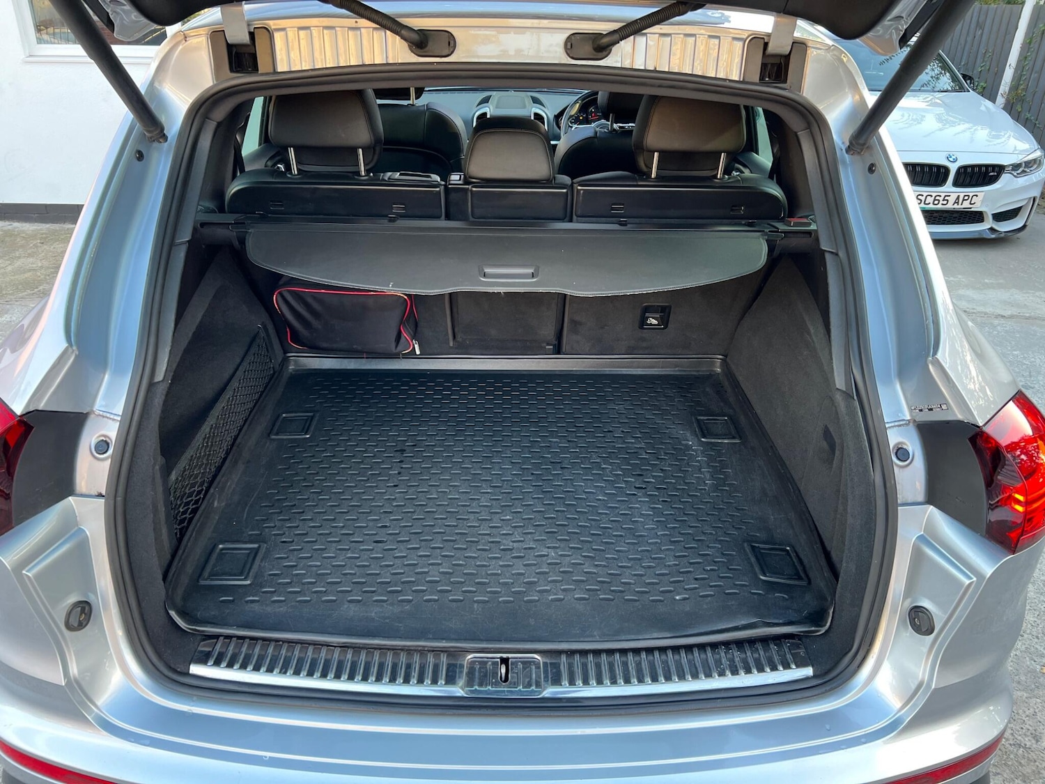 Used Porsche Cayenne 2015 for sale - 76371624: Photo 85