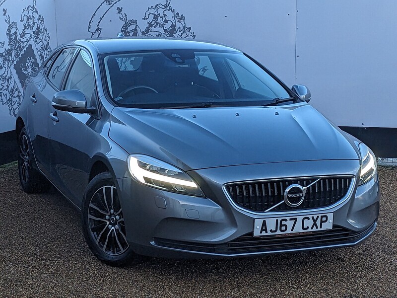 Used Volvo V40 2018 for sale - 76758752: Photo 1