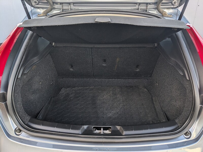 Used Volvo V40 2018 for sale - 76758752: Photo 19