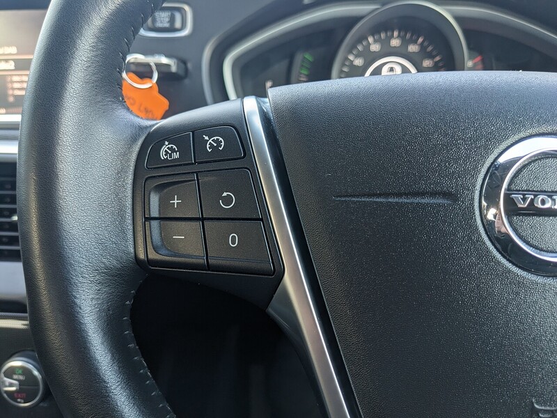 Used Volvo V40 2018 for sale - 76758752: Photo 22