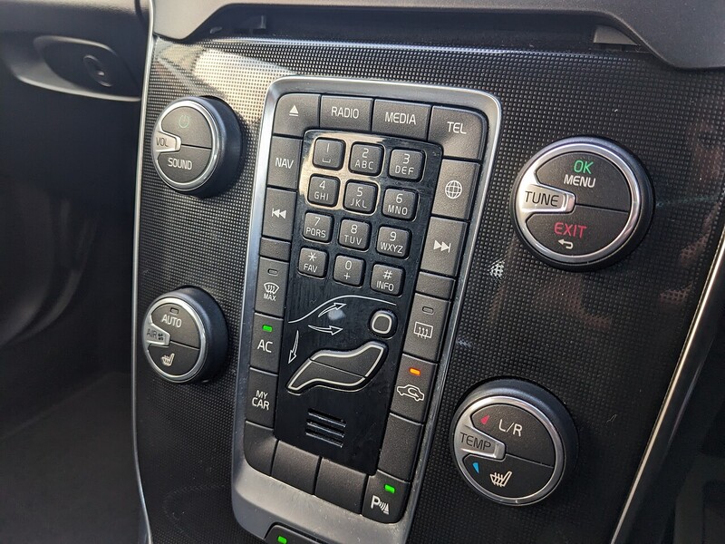 Used Volvo V40 2018 for sale - 76758752: Photo 28