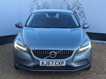 Used Volvo V40 2018 for sale - 76758752: Photo