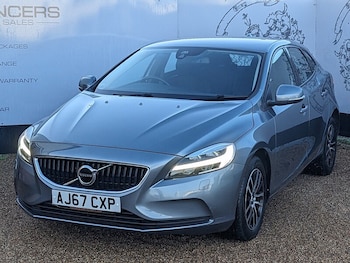 Used Volvo V40 2018 for sale - 76758752: Photo