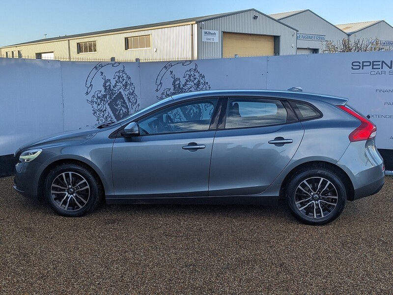 Used Volvo V40 2018 for sale - 76758752: Photo 4