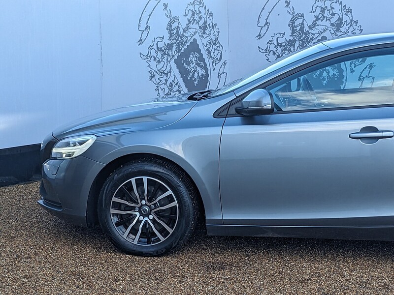 Used Volvo V40 2018 for sale - 76758752: Photo 5