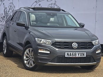 Used Volkswagen T-Roc 2019 for sale - 78756159: Photo