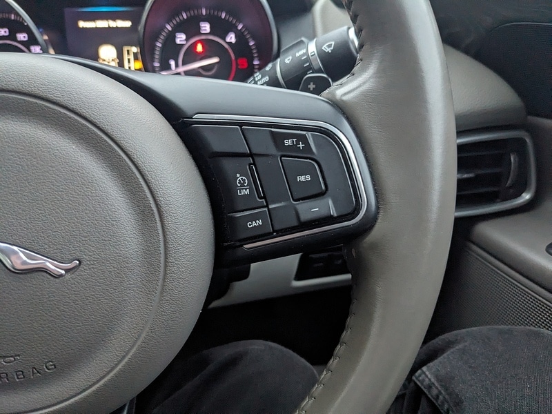 Used Jaguar XE for sale - 76725154: Photo 23