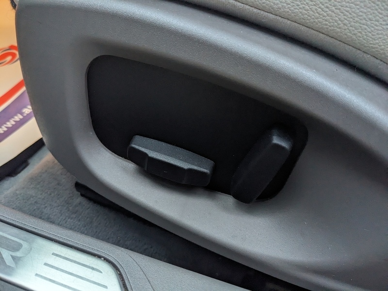 Used Jaguar XE for sale - 76725154: Photo 43