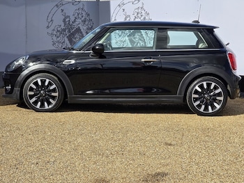 Used MINI Hatch 2019 for sale - 76065032: Photo