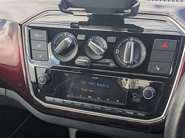 Used Volkswagen up! 2018 for sale - 74387768: Photo 25